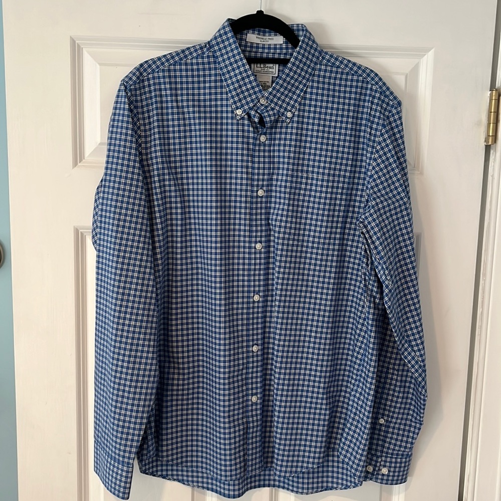 LL Bean Button Down, Large/Slim fit Wrinkle Free!